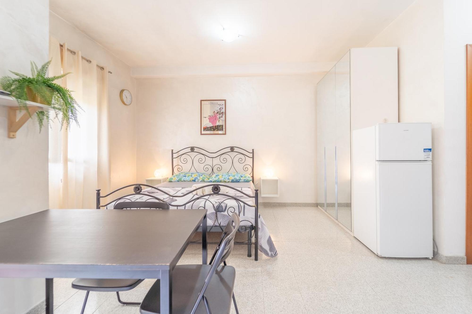 Residenza Anagnina * Rome